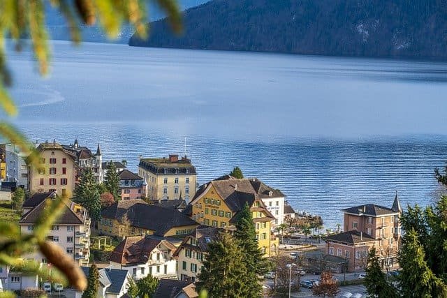 الحياة والعيش في سويسرا